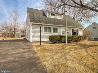 568 Sherman Ln, Morrisville, PA 19067