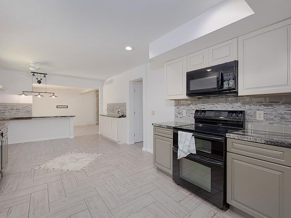 2nd image of 7228 Deaconsbench Ct