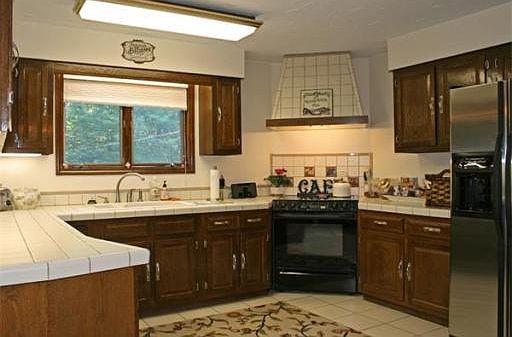 2nd image of 121 Scenic Dr