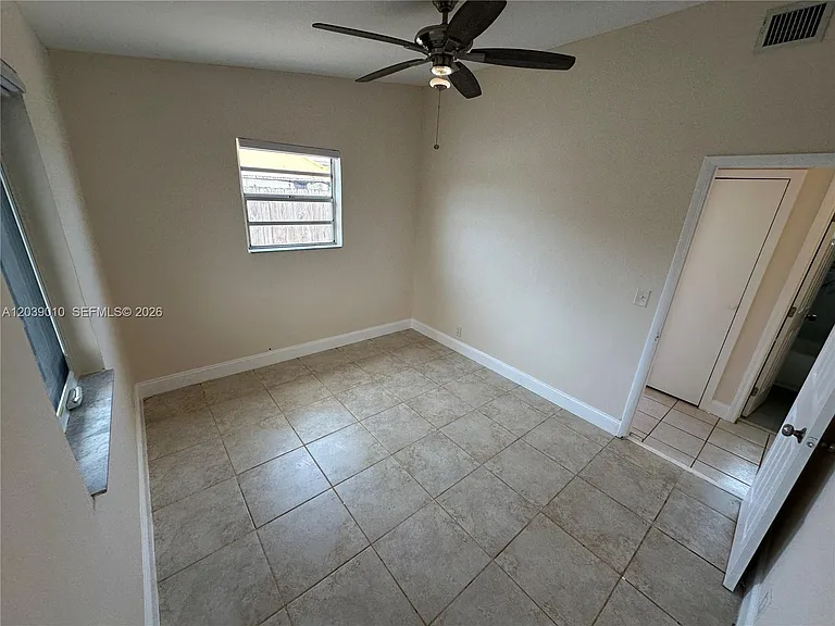 4410 SW 39th St — Photo 19