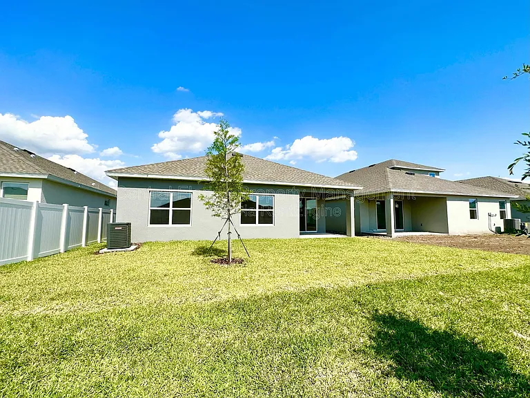 1166 Silo Dr — Photo 2