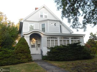 420 S Garfield Ave, Burlington, IA 52601