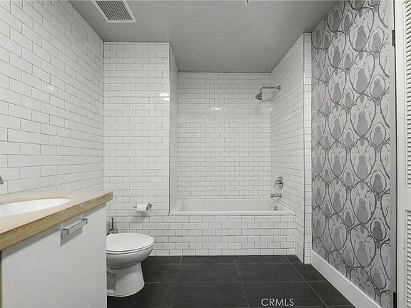 5th image of 460 S Spring St