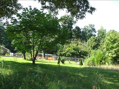 4th image of 505 Barker Dr