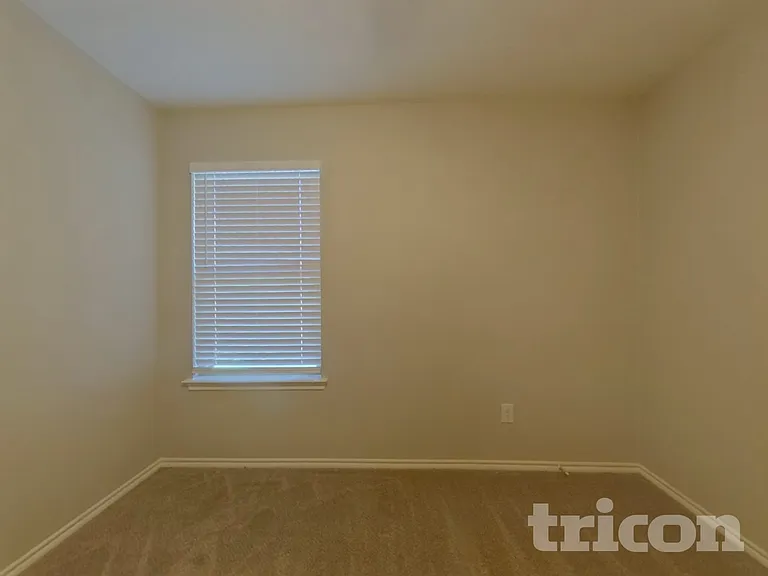 1160 Wentworth Way — Photo 12