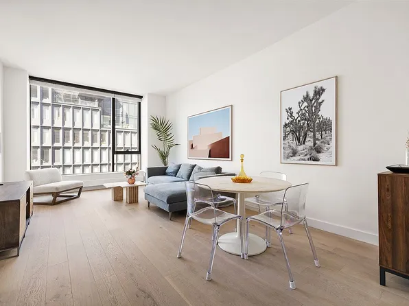 255 Hudson St APT 7C, New York, NY 10013