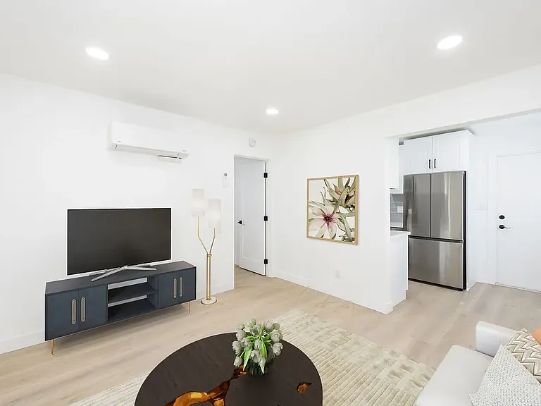 3135 Ivy St #4 — Photo 4