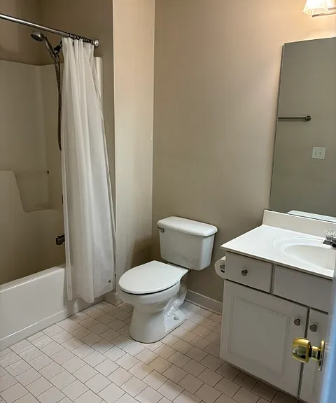 Upstairs Full Bath 3