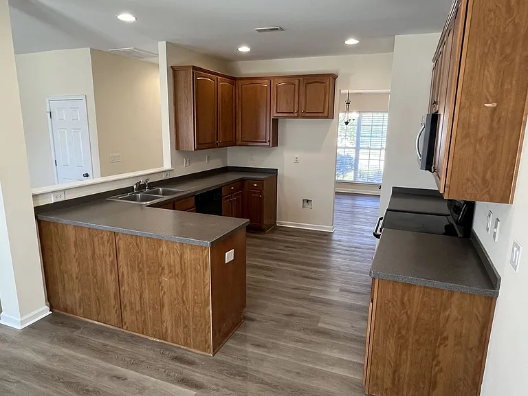 242 Summit Park Ct — Photo 5