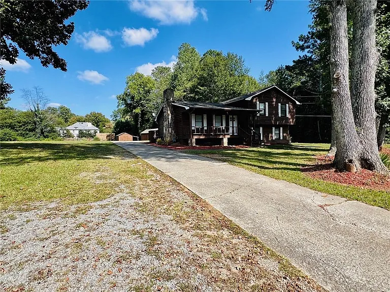 4005 Shallowford Rd — Photo 2