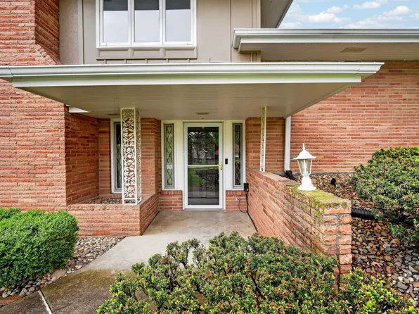 7900 College Dr, Windsor Heights, IA 50324
