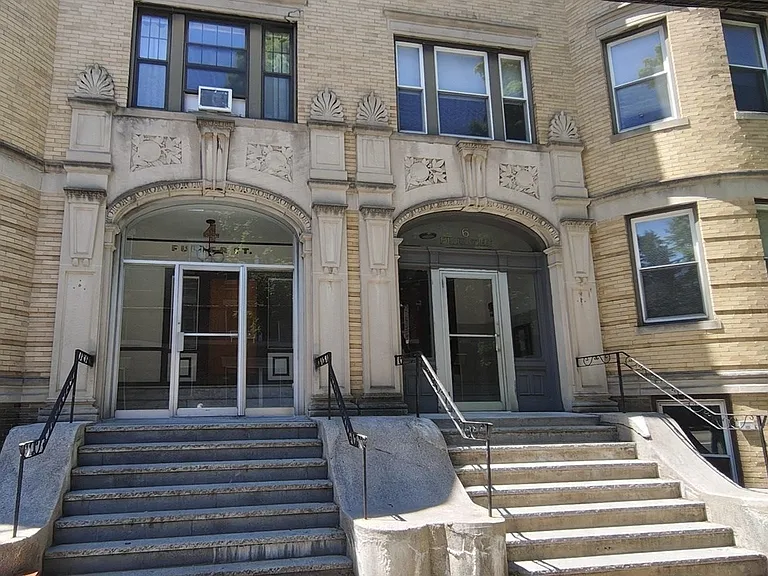 4 Fuller St #1 — Photo 1