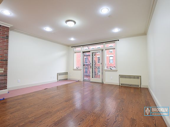 4th image of 209 Meserole St APT 3R