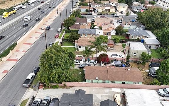 4th image of 7922 Bell Gardens Ave
