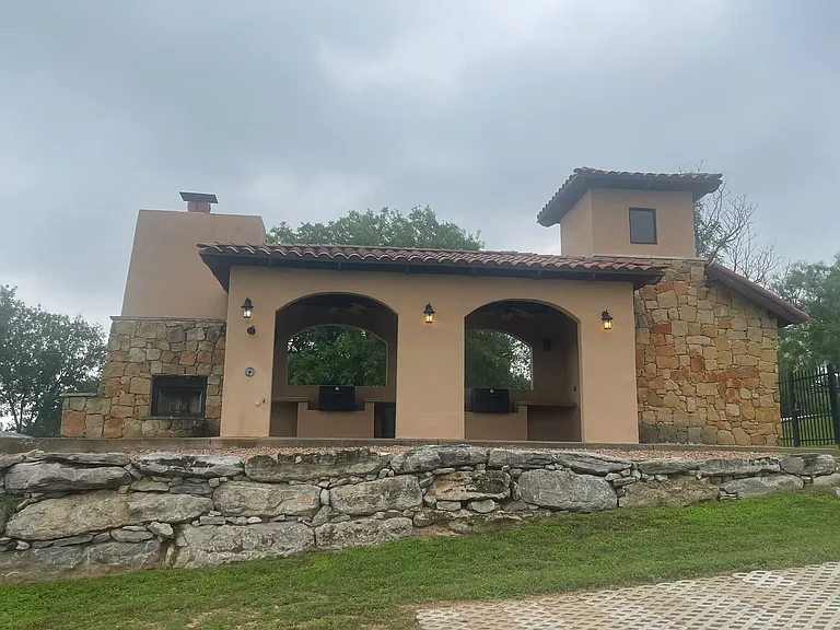 411 Cielo Cir — Photo 67