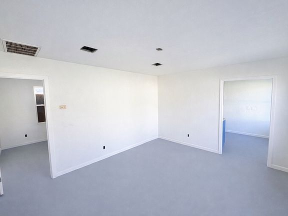 3rd image of 1115 N Kentucky Ave
