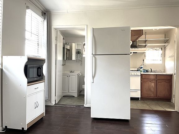 3rd image of 1417 Lucile Ave #1
