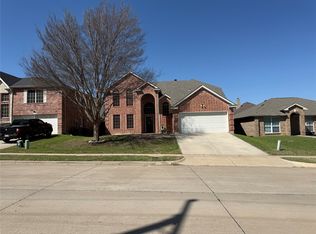 105 Reatta Dr, Justin, TX 76247