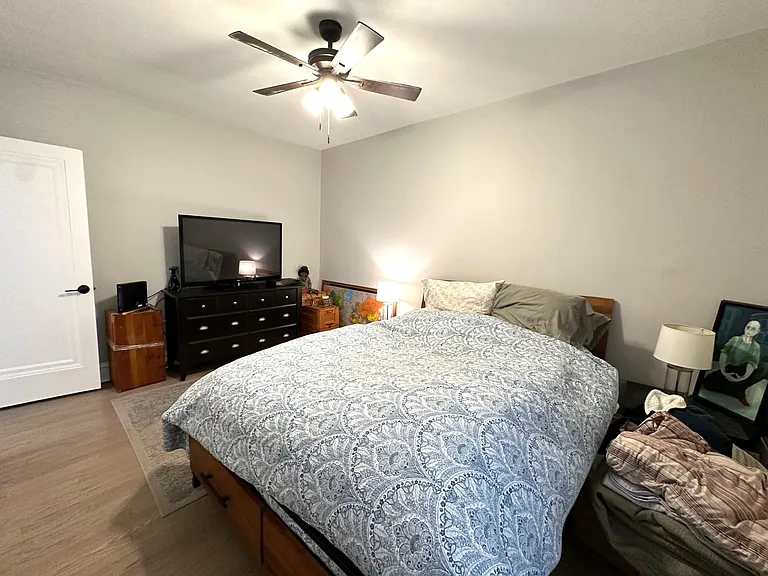 1354 W Carmen Ave #1F — Photo 29