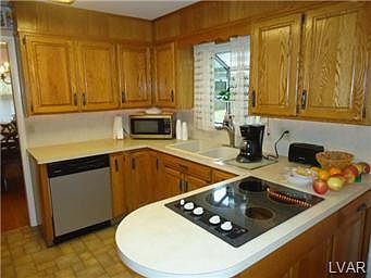 4th image of 1075 Westgate Dr