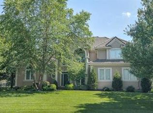 645 NE Lake Pointe Dr, Lees Summit, MO 64064