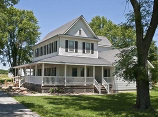 20870 Parallel Rd, Tonganoxie, KS 66086