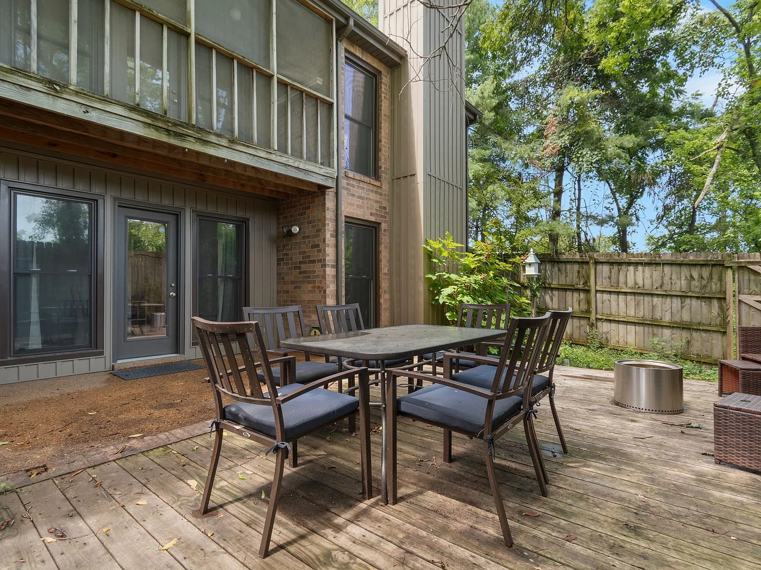 2 bed, 2.5 bath, 1610 sqft, $2,500 — Photo 3