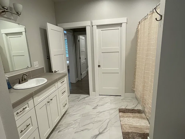 4430 Cable St — Photo 3