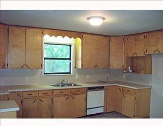 2nd image of 1415 Camille St