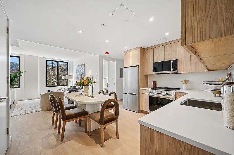 1st image of 645 Park Pl #7D