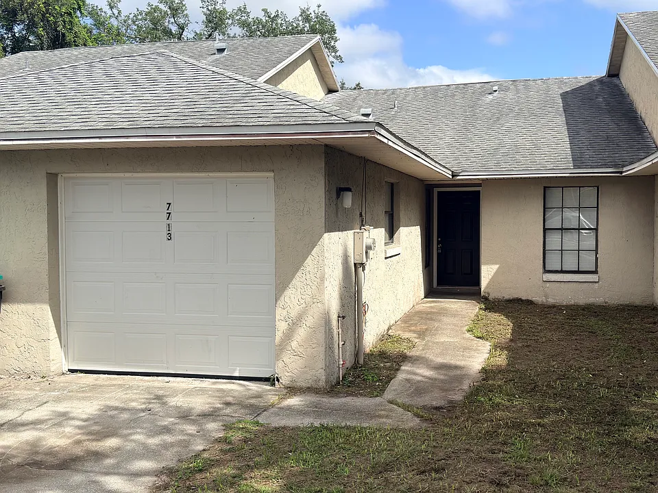 7713 University Garden Dr #7713
