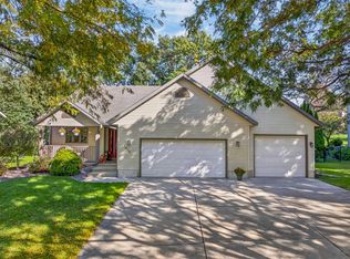1828 Buckingham Rd, Stoughton, WI 53589
