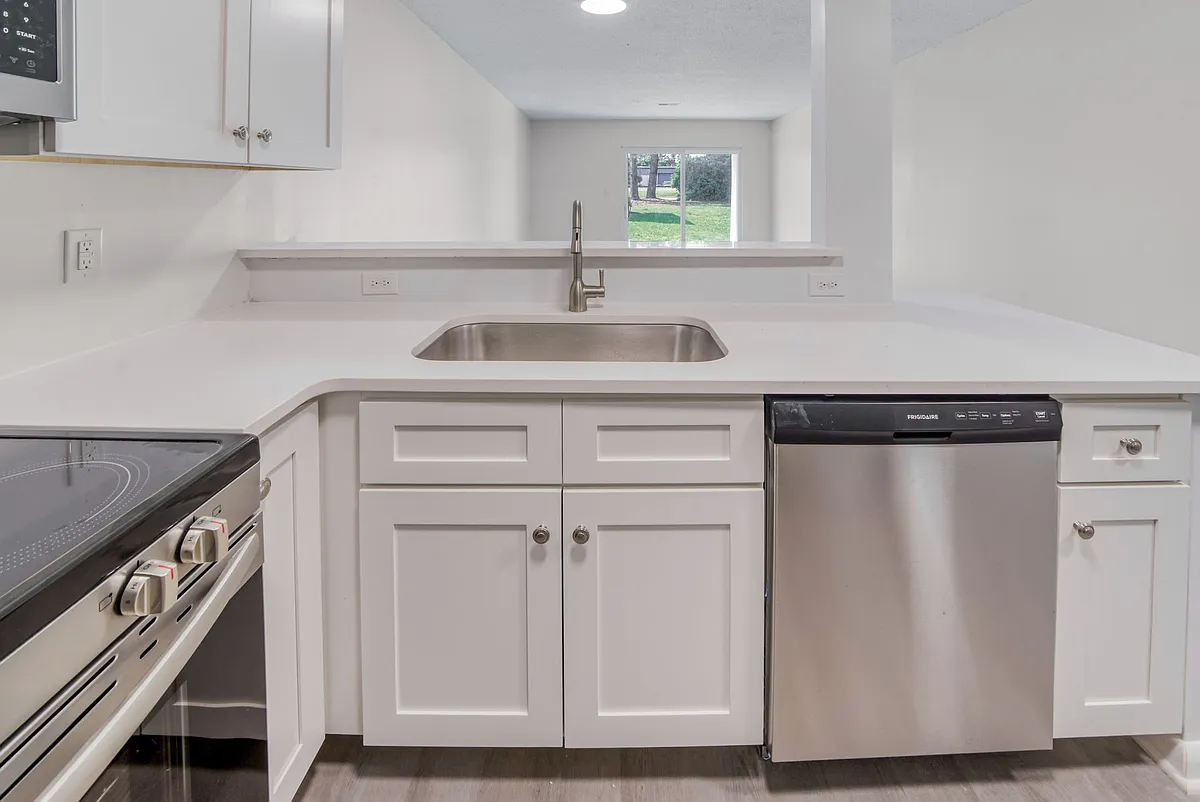 Building Photo - Knightdale Manor
