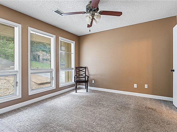 2nd image of 6 Dogwood Dr