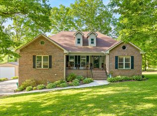 64 Red Moore Rd, Trenton, GA 30752