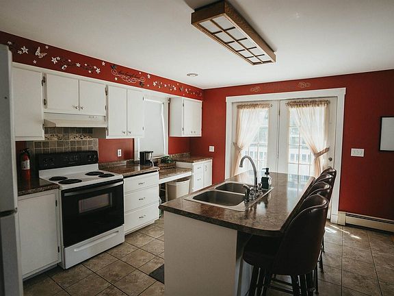 3rd image of 8 Linwood Ave