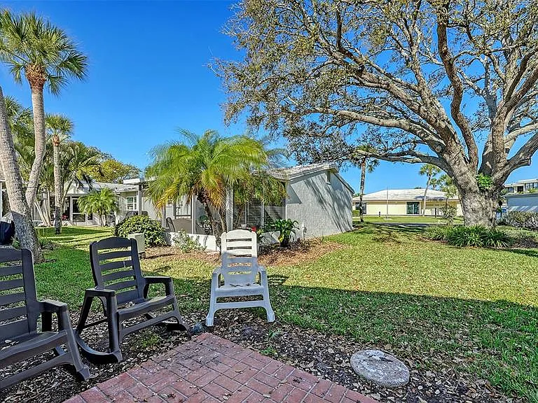 131 Whispering Sands Cir #V-33 — Photo 33