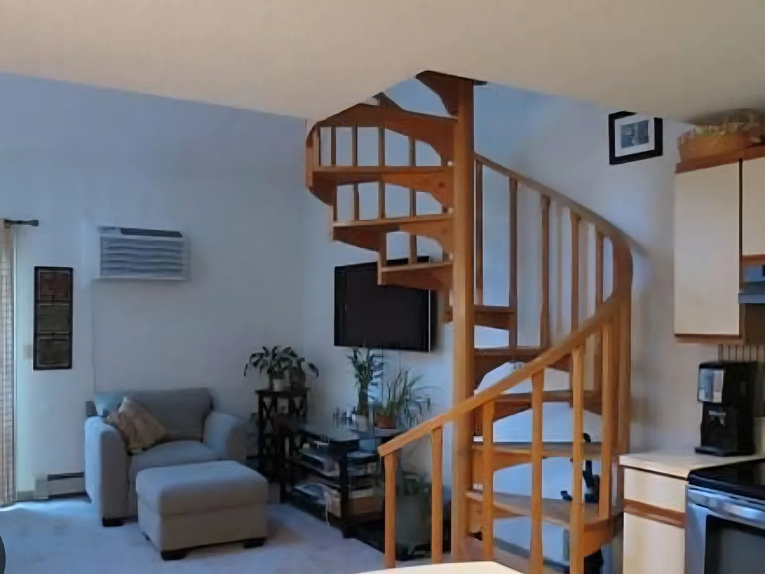 2 bed, 1100 sqft, $2,100 — Photo 3