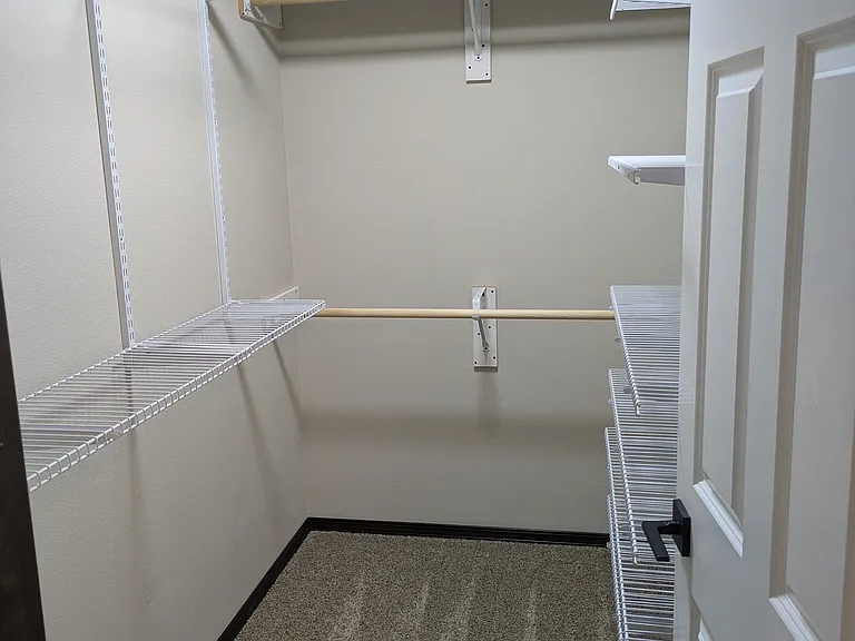 1025 Loganberry Ln — Photo 16