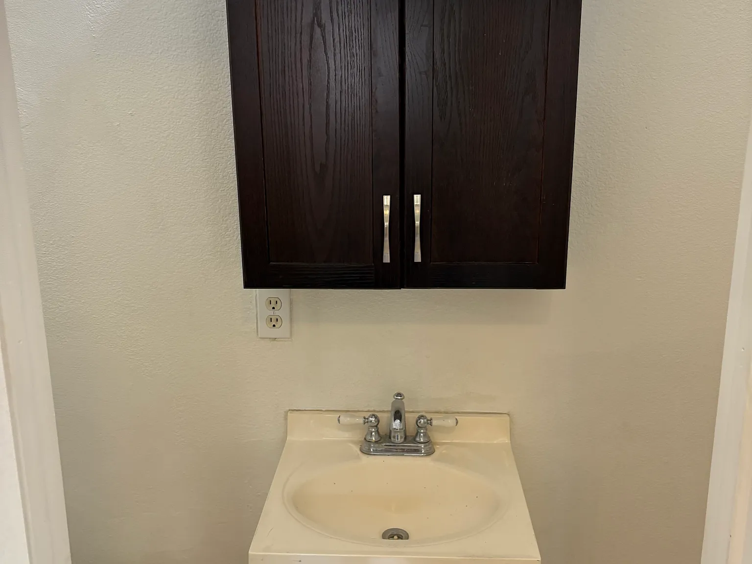 Studio, 200 sqft, $1,200 — Photo 4