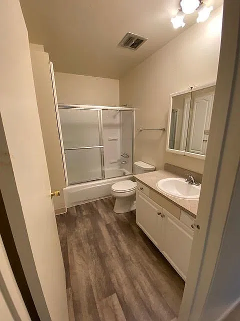 2 bed, 725 sqft, $1,200 — Photo 3