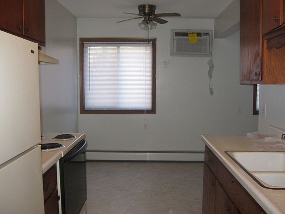 4th image of 4511 Winnetka Ave N APT 6