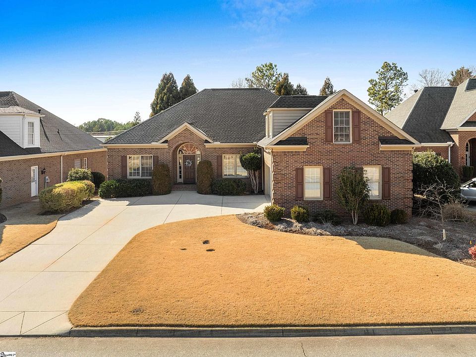 1st image of 303 Bouchillion Dr