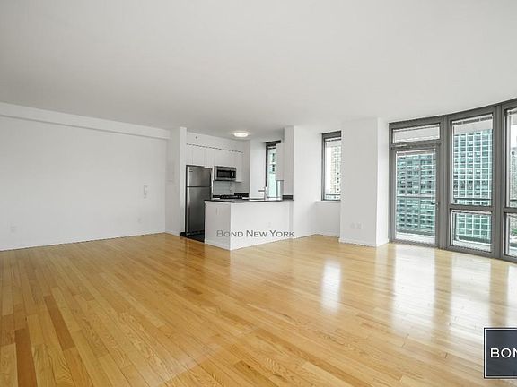 3rd image of 4610 Center Blvd APT 2513