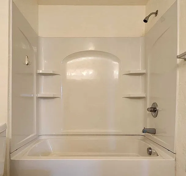 409 Parkwood Rd — Photo 17
