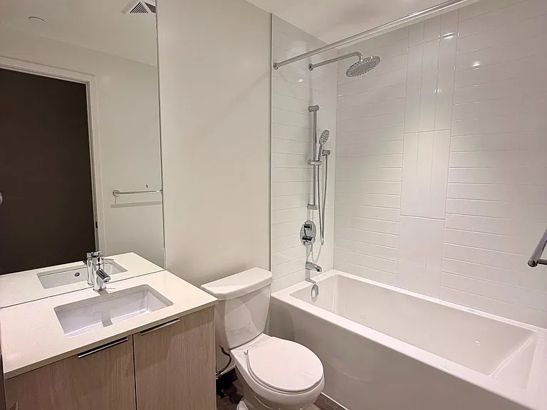 448 Burnhamthorpe Rd W #325 — Photo 11