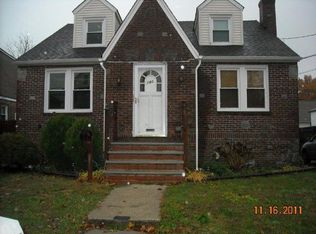 180 Meyer Ave, Valley Stream, NY 11580