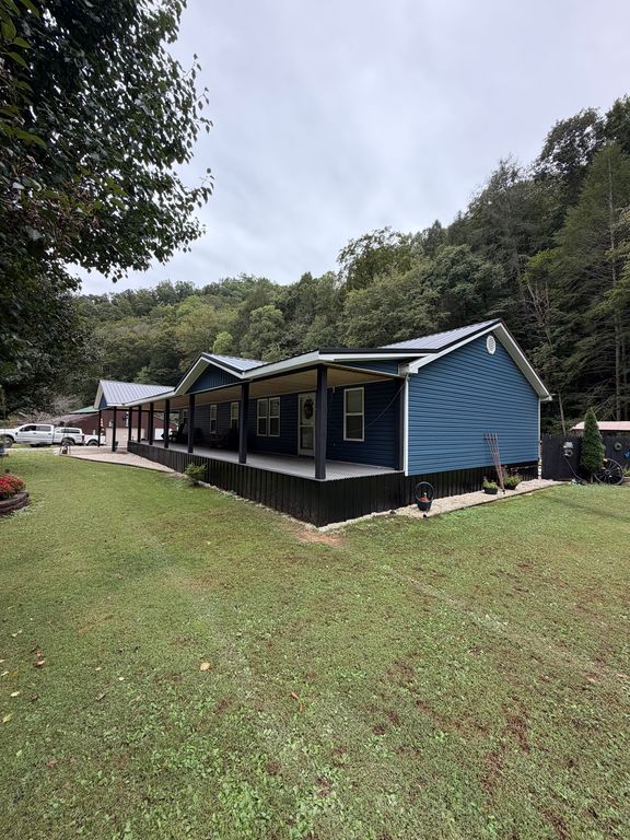 697 Nine Mile Crk - Property Image