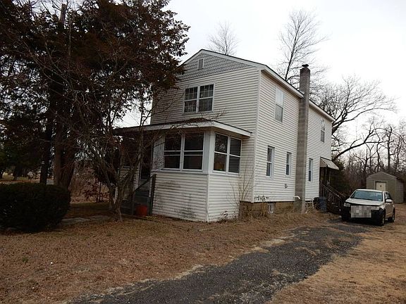 2nd image of 1054 Mail Ave
