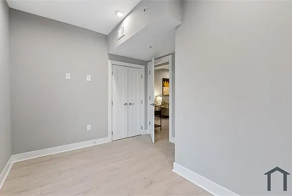 4 bed, $6,000 — Photo 4